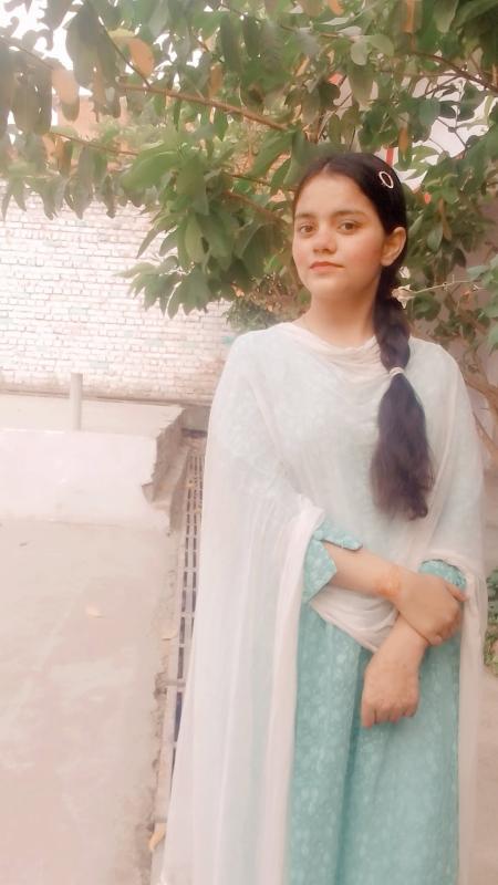 Azra khtoon